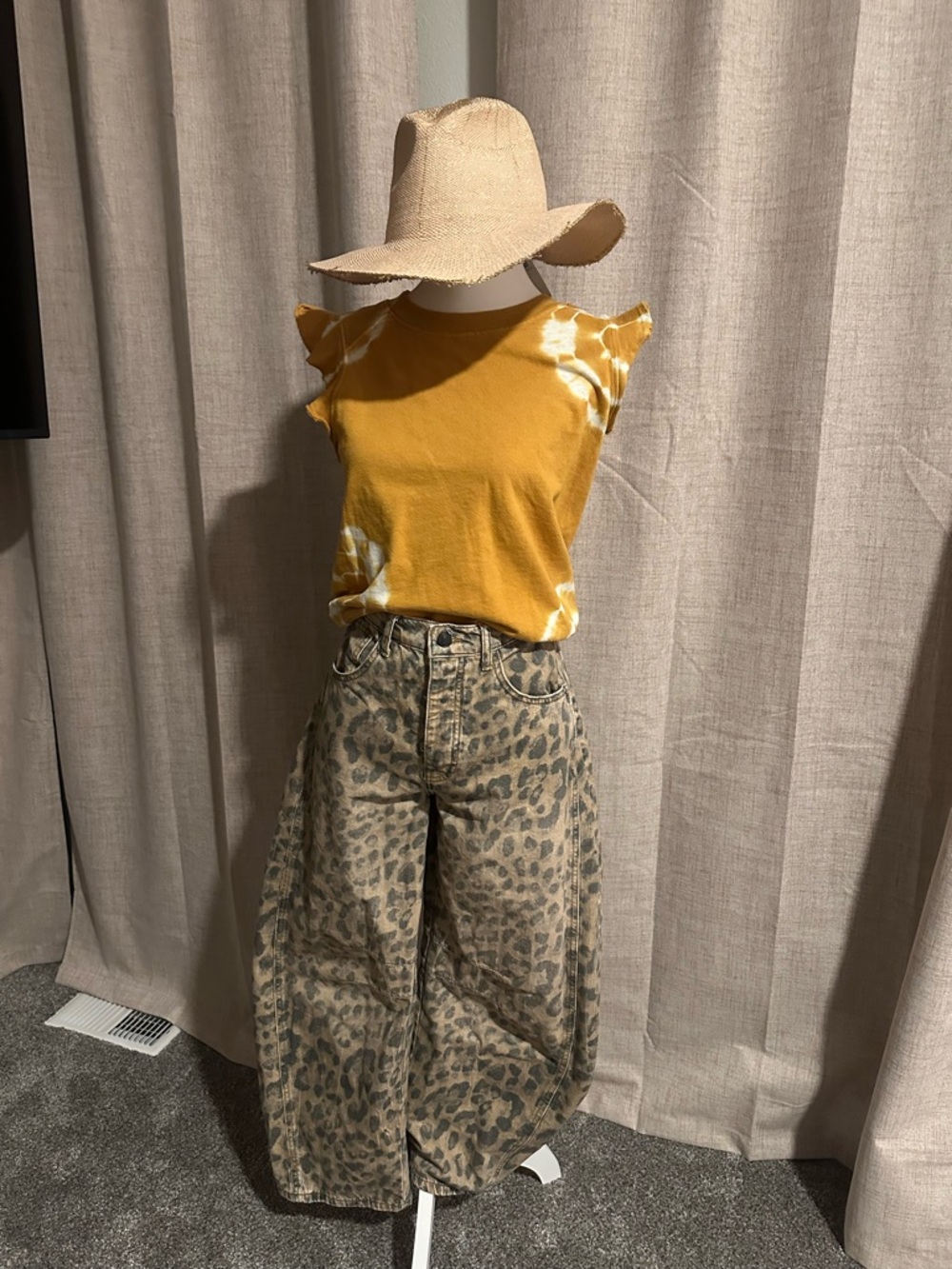 Free People We The Free Good Luck Leopard Barrel Leg Jeans in Brown Sugar sz 27
